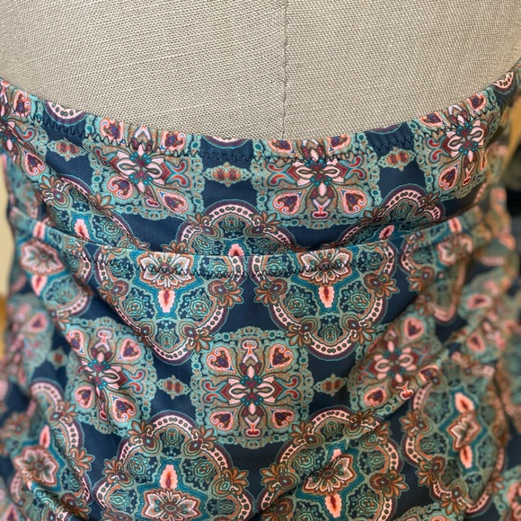 2pc Bathing Suit - Size L - Picture 3 of 10